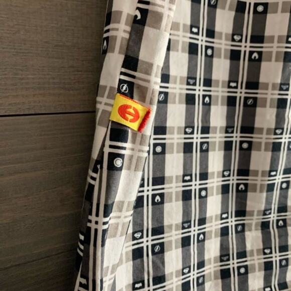 HERO WITHIN | Men's Justice League Woven Shirt Black and White Size XL - Picture 5 of 7